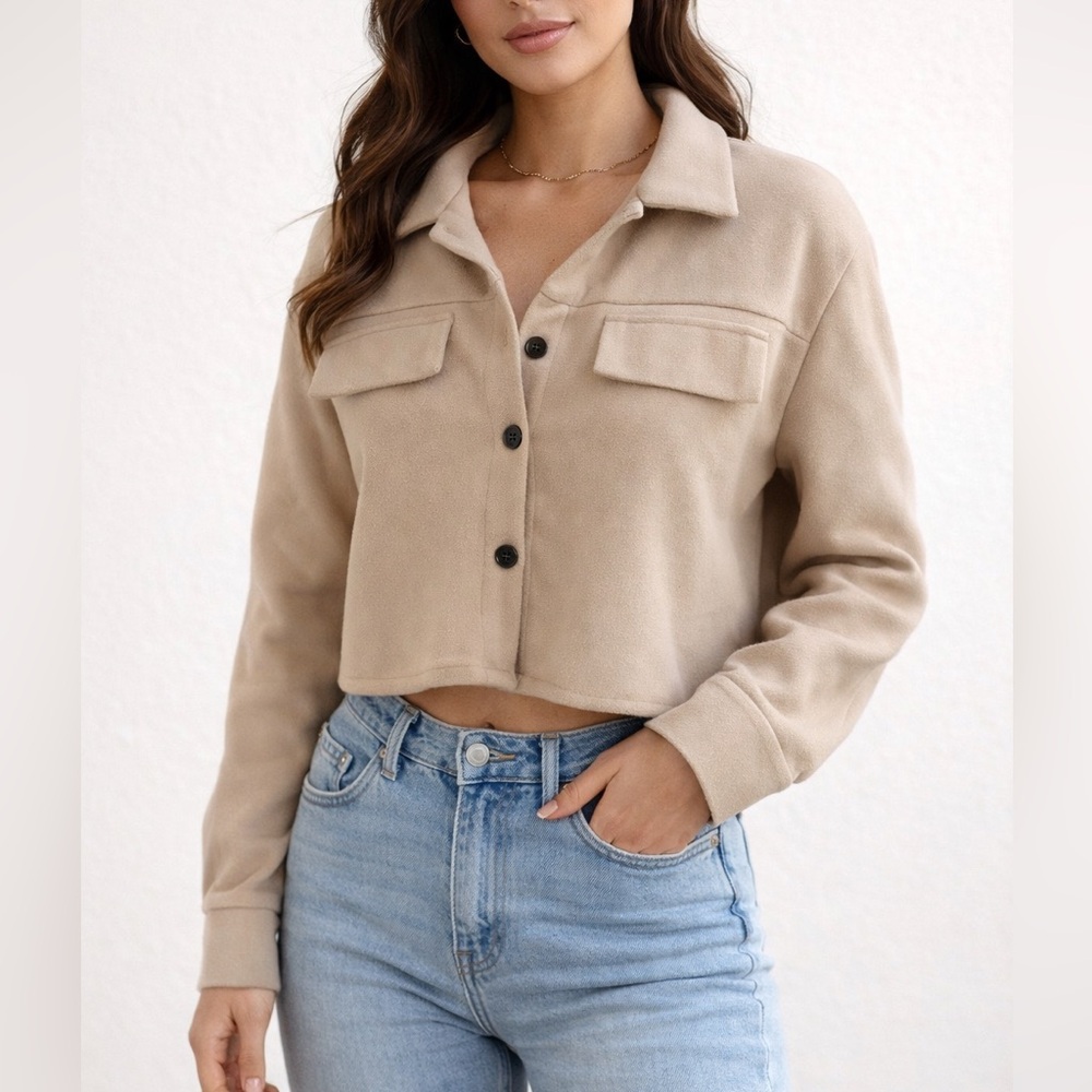 Shein beige cropped jacket. Women, Size xs
Any 3/$25 from Shein from my closet